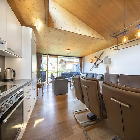 In Neukirchen Near Lift Нойкирхен-ам-Гросфенедигер